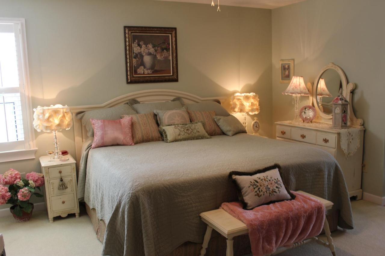 Caroline'S Bed And Breakfast Summerville Exterior photo